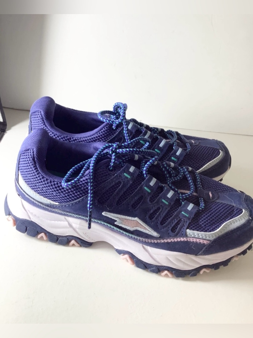 Avia Women's Elevate Athletic Shoes -  Size 8